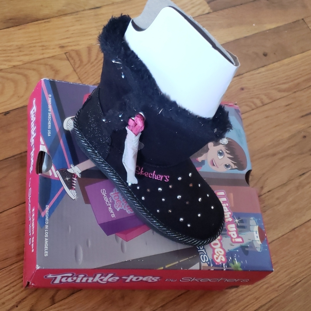 Sketchers black girls boots size 9